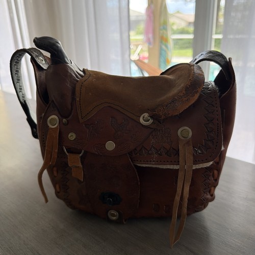 Leather horse saddle shoulder - horse,