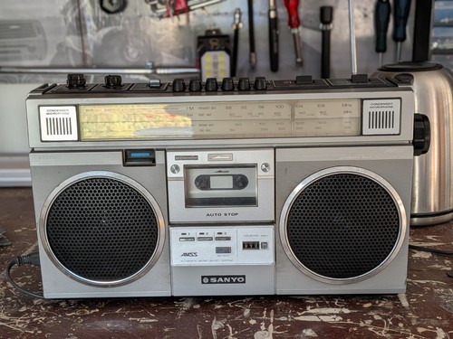 Sanyo ghetto blaster - sanyo,