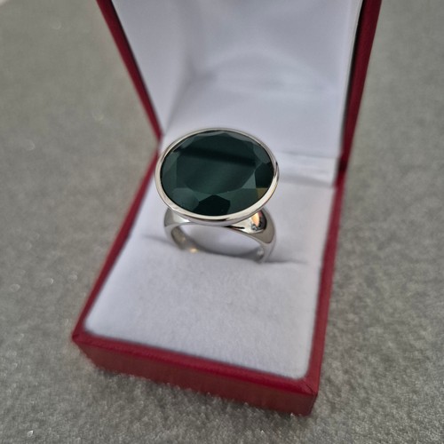 Beautiful verde onyx - onyx, solitaire