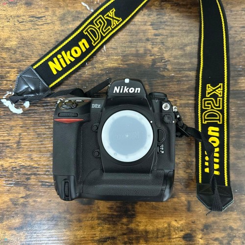 Nikon d2x dslr camera body - nikon,