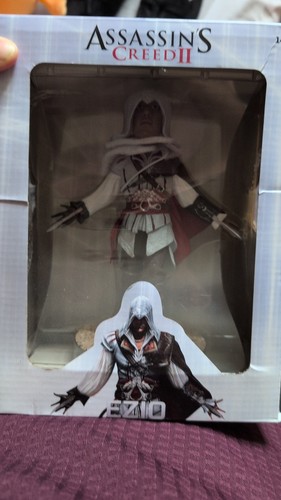 Assassin creed bobblehead - 2,