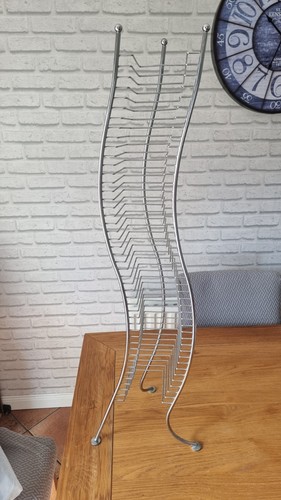 Silver metal wavy - single, row