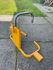 Car/caravan wheel clamp