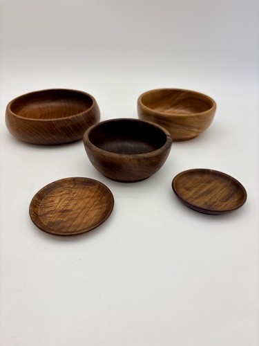 Vintage light wood display - light,