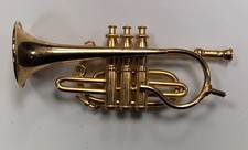  VTG Small boxed novelty brass trumpet. Good detail 8.5cm Long CG E36