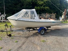 Dinghy fishing boat 4.4m with spray hood, fish finder, Oars etc and trailer