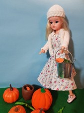 ?INTAGE 1983 PEDIGREE BLONDE SINDY DOLL & handmade dress, bag, hat & cardigan?