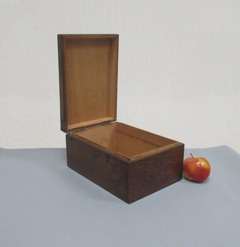 Vintage little wooden box