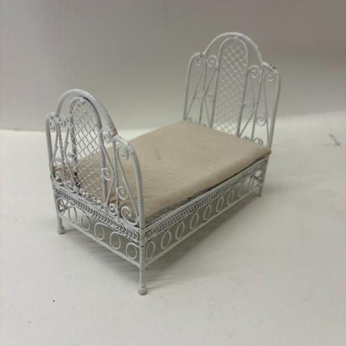 12th scale dolls house - 1:12th,