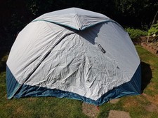 Quecha 2 Person Tent- 2 Seconds Easy- Fresh and Black BRAND NEW