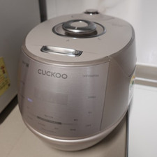 CUCKOO IH Pressure Rice Cooker / CRP-DHP0660FSM / for 6 People 220V Only