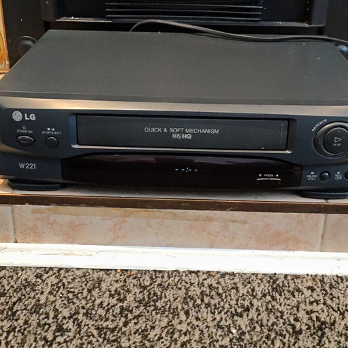 W22i vhs vcr video cassette - lg,