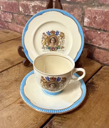 Clarice cliff queen - queen, elizabeth