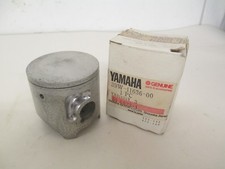 NOS YAMAHA YZ125 YZ125L 1984  GENUINE PISTON 0.50mm OVERSIZE 39W-11636-00