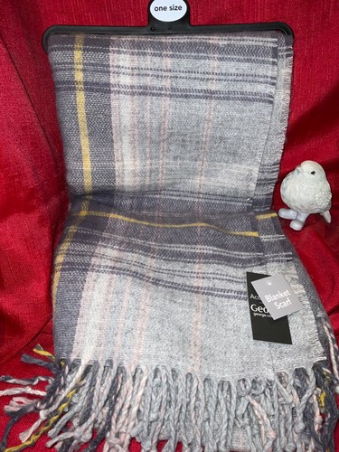 Large grey check long blanket - grey,
