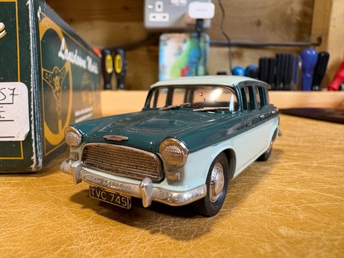 Humber hawk estate 1957 - humber,
