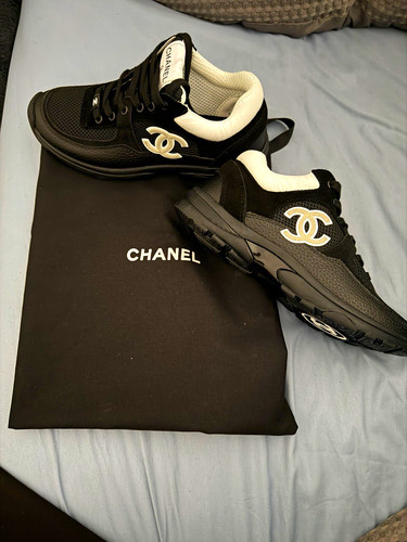 Chanel black white - low, top