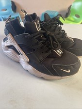 Nike Huarache Run GS SE Low Black 909143-006 UK Size 5