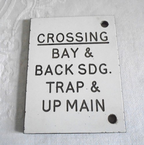 Traffolyte crossing bay bck - traffolyte, "crossing