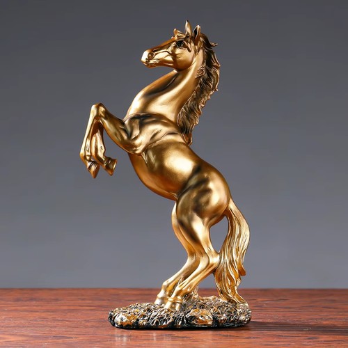 Standing horse statue - standing,