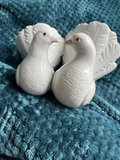 Lladro - 1169 Two White Kissing White Doves With Stamped ID On Base