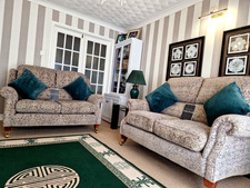 PARKER KNOLL HENLEY/OAKHAM 2 PIECE SUITE IN GREY&PURPLE FABRIC.RRP £4895