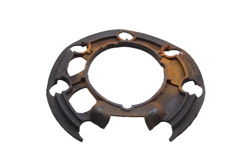 Fuel tank bracket screw seal