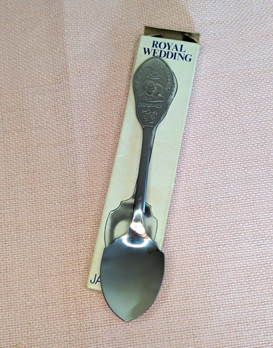 Vintage 1981 royal - vintage,