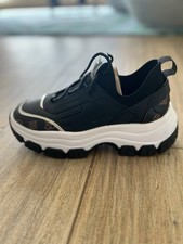 Guess Trainers UK Size 6/EU 39