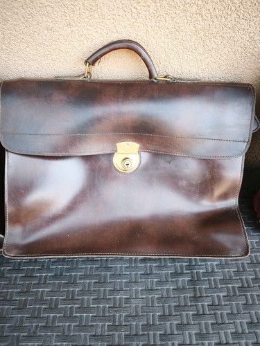Vintage leather bag