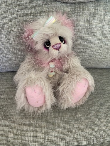 Artist bear bears pink - by,