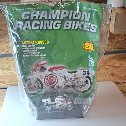 Champion racing bikes suzuki - bikes,