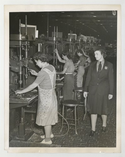 Women war 1942 - women,
