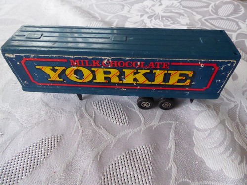 Vintage corgi yorkie - yorkie, trailer