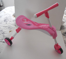MOORE TOYS 3 Wheel PINK FLAMINGO  Foldable Ride On Tricycle  KIDS  scuttlebug?