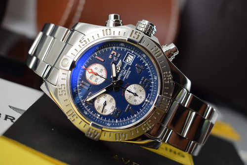 Breitling a13381 avenger 11 - ,