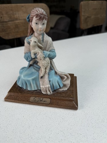 Belcari vintage figurine - a,
