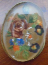 Floral motif incased in oval