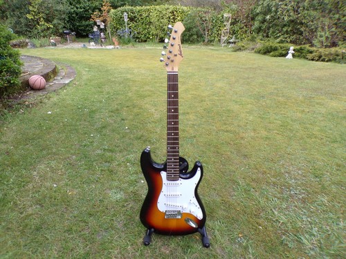 Aria pro stg series - 11,