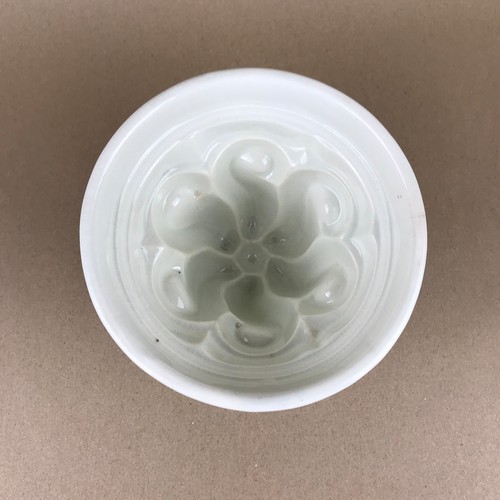 Antique round jelly mould - antique,