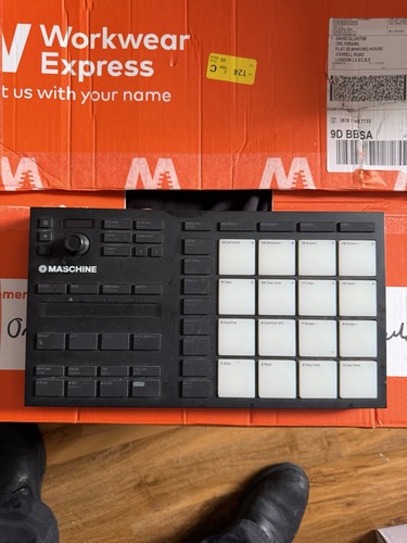 Native instruments maschine - instruments,