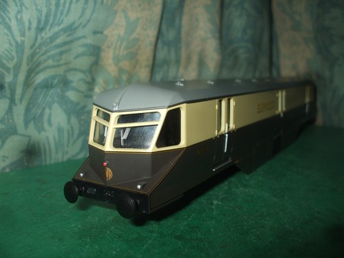 Hornby gwr chocolate and - chocolate,