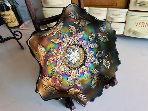 Antique fenton holly berry - fenton,
