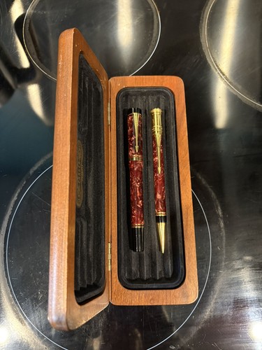 Parker duofold maroon fountain - maroon,