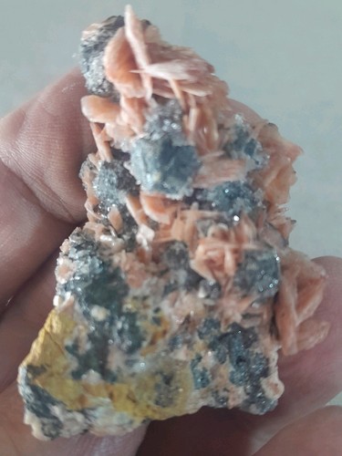 Cerrusite and barite crystal - cerrusite,
