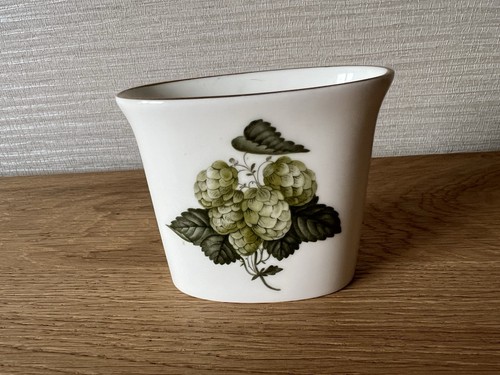 1965 royal worcester hop - royal,
