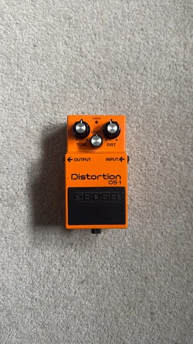 Boss guitar distortion - ds-1,