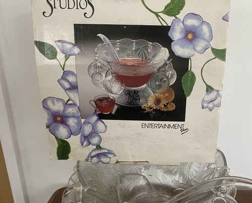 Vintage studios entertainment - vintage,