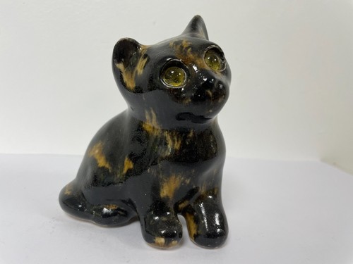 Winstanley calico cat - calico, sitting