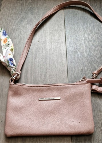 River island small - river,